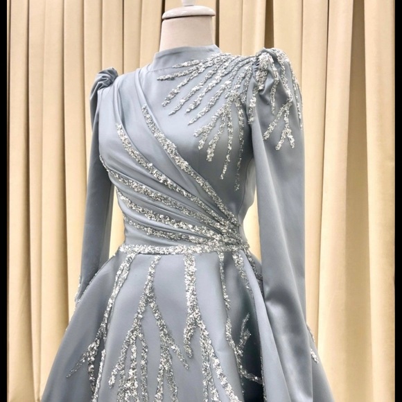 Dresses & Skirts - Long sleeve dress